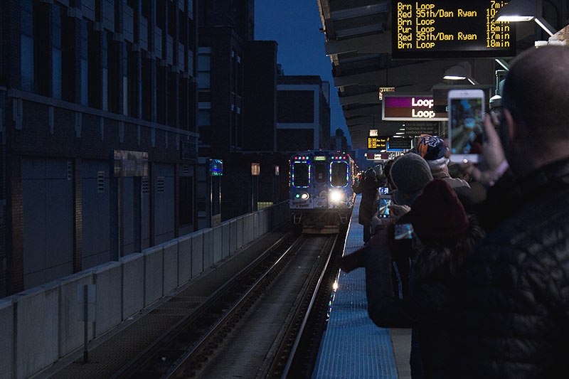1-chicago-santra-train
