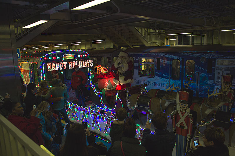 5-chicago-santra-train